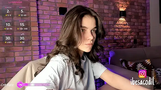 Snapshot of adriana_allien chatting on January 2025 10:37:01 PM adriana allien online show from January 2025 10:37:01 PM