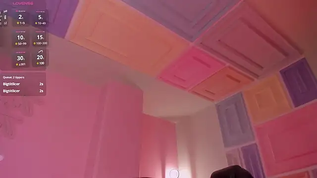 Snapshot of MaddisonLowe chatting on March 2025 06:21:02 AM MaddisonLowe online show from March 2025 06:21:02 AM