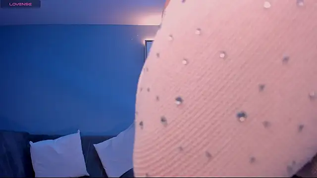 Snapshot of MaddisonLowe chatting on November 2025 04:35:01 AM MaddisonLowe online show from November 2025 04:35:01 AM