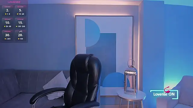 Snapshot of MaddisonLowe chatting on November 2025 04:34:02 AM MaddisonLowe online show from November 2025 04:34:02 AM