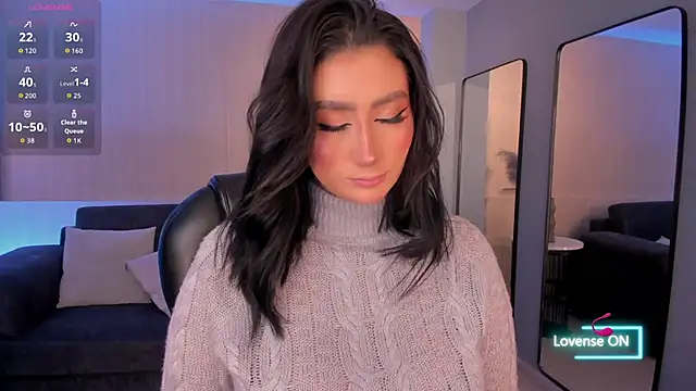 Snapshot of MaddisonLowe chatting on December 2025 04:08:01 AM MaddisonLowe online show from December 2025 04:08:01 AM