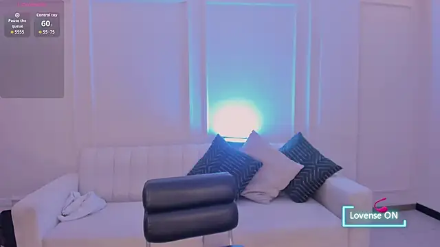 Snapshot of MaddisonLowe chatting on February 2026 02:21:02 AM MaddisonLowe online show from February 2026 02:21:02 AM