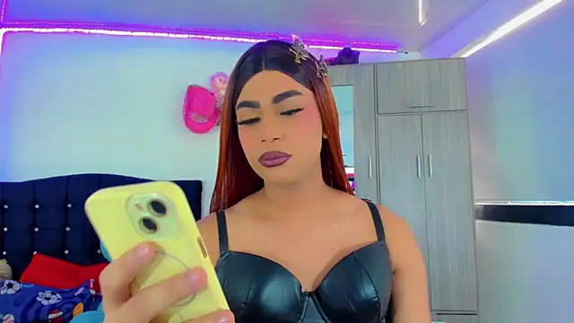 Snapshot of Hellen_moons__ chatting on October 2025 04:07:02 PM Hellen moons online show from October 2025 04:07:02 PM