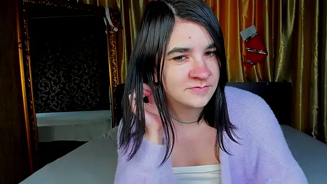  Polly Love  online show from January 2026 01:04:01 PM