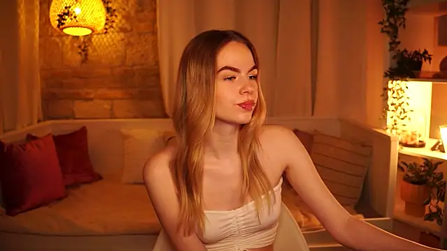 Snapshot of sn0w_barbie chatting on January 2025 02:35:01 PM sn0w barbie online show from January 2025 02:35:01 PM