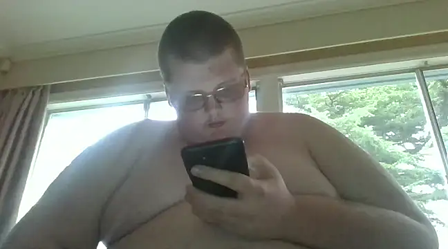 Snapshot of Richard_Moneyshot_23 chatting on December 2024 10:08:02 PM Richard Moneyshot 23 online show from December 2024 10:08:02 PM