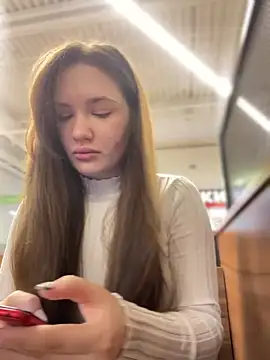 Holly Molii online show from December 2024 05:20:02 AM