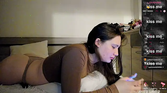 Holly Molii online show from February 2025 02:35:02 PM