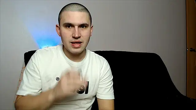 Snapshot of SweetSSSdreamS chatting on December 2024 11:18:02 PM SweetSSSdreamS online show from December 2024 11:18:02 PM