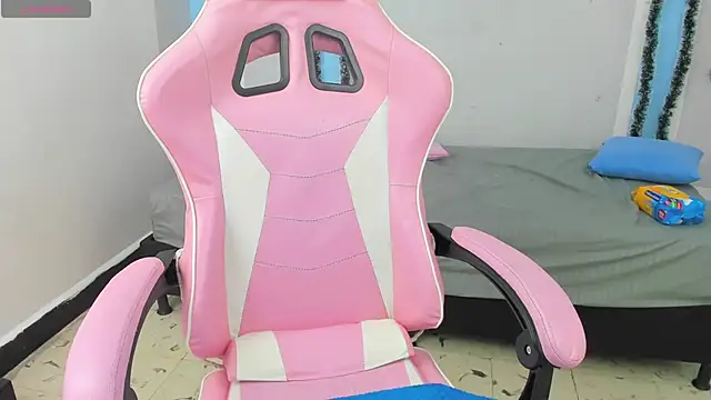 Snapshot of im_angels77 chatting on January 2025 09:41:01 AM im angels77 online show from January 2025 09:41:01 AM