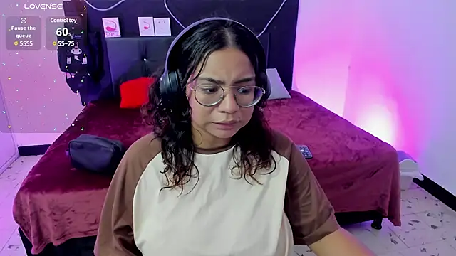 Snapshot of im_angels77 chatting on February 2025 01:44:02 AM im angels77 online show from February 2025 01:44:02 AM