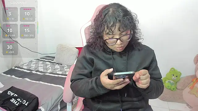 Snapshot of im_angels77 chatting on October 2025 11:33:01 PM im angels77 online show from October 2025 11:33:01 PM