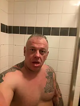 JakubW79 online show from December 2024 04:35:02 PM