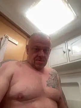 JakubW79 online show from April 2026 03:08:01 PM