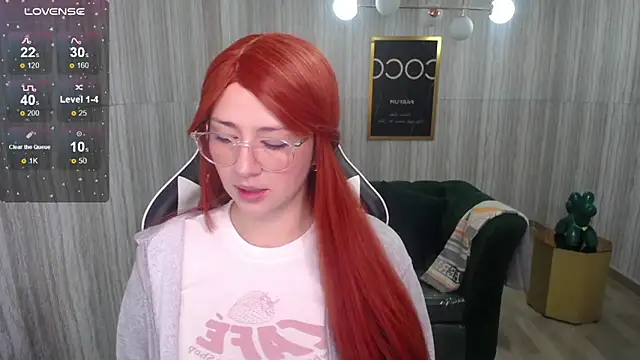 Snapshot of Rachel_t_ chatting on December 2024 12:05:02 PM Rachel t online show from December 2024 12:05:02 PM