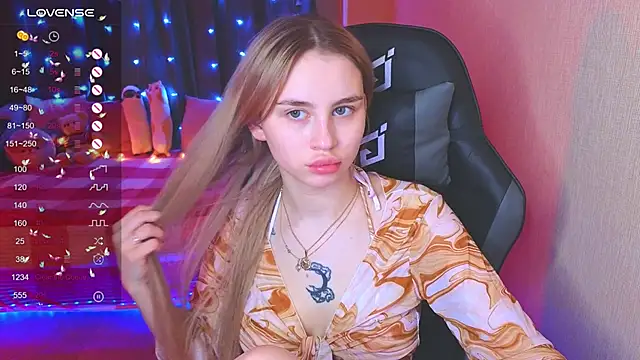 Snapshot of doll_barbieee chatting on December 2024 03:55:01 PM doll barbieee online show from December 2024 03:55:01 PM