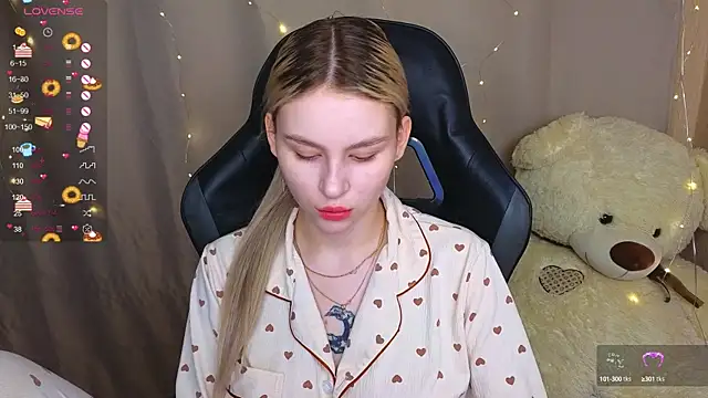 Snapshot of doll_barbieee chatting on September 2025 04:25:02 AM doll barbieee online show from September 2025 04:25:02 AM