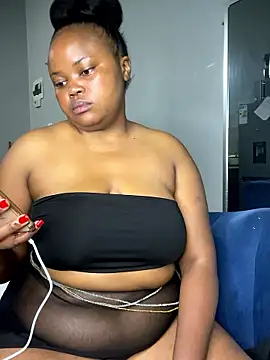 Snapshot of Curveysinaa chatting on January 2026 09:06:02 PM Curveysinaa online show from January 2026 09:06:02 PM