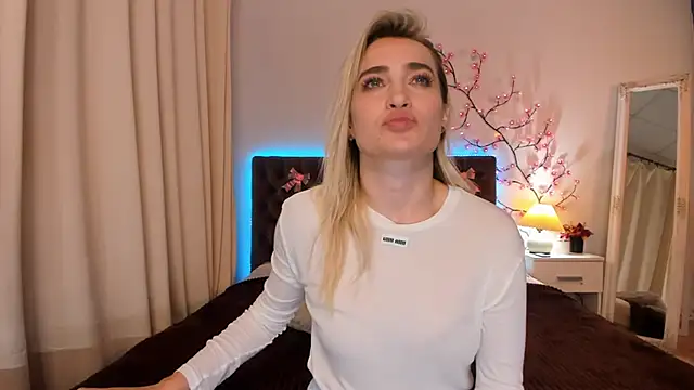 KateOwyns online show from March 2026 01:22:01 PM