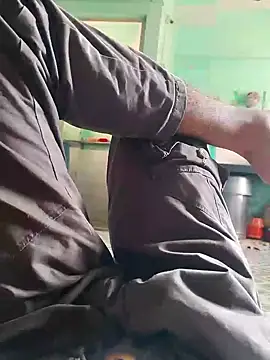 Snapshot of William390 chatting on December 2024 09:28:02 AM William390 online show from December 2024 09:28:02 AM