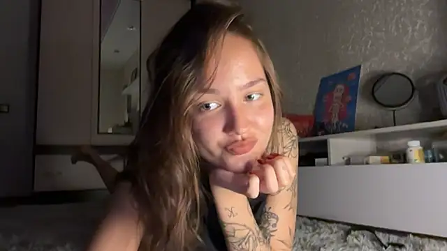 milkyWeyy online show from October 2025 06:18:02 PM