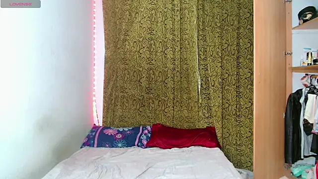 femboykeene online show from October 2025 10:32:02 PM