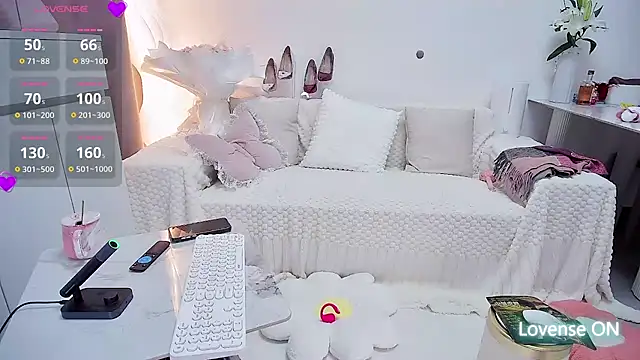 Feifei-cn online show from November 2025 11:25:02 PM