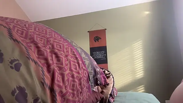 skrtlomainee online show from December 2024 10:22:01 PM