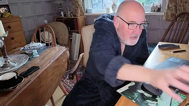 Adamdaddybear online show from October 2025 07:34:02 AM