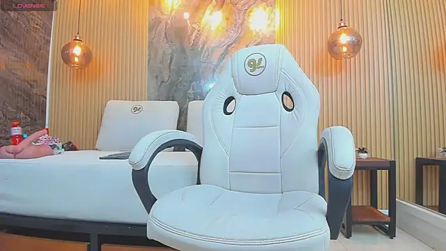 Snapshot of ella_harper chatting on October 2025 03:29:02 AM ella harper online show from October 2025 03:29:02 AM