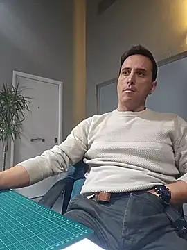 Lucas   81 online show from January 2026 07:15:01 PM