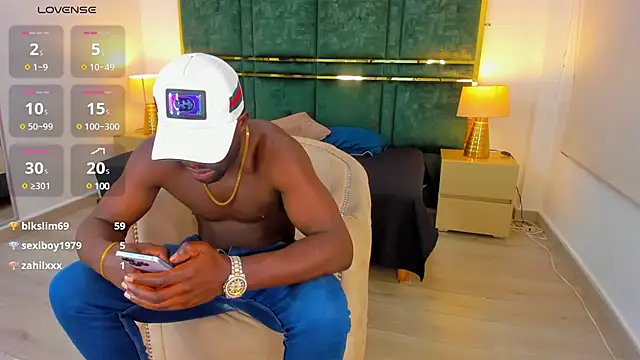 Latrellx7 online show from February 2025 02:05:01 PM