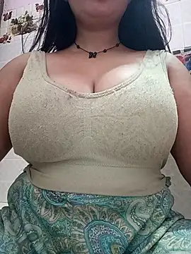 cute-mahek online show from April 2026 07:00:01 PM