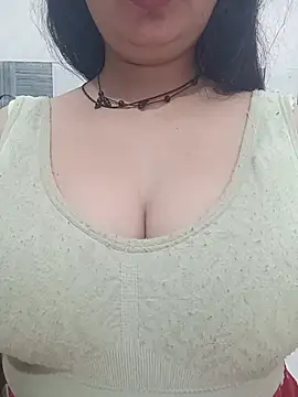 Snapshot of cute-mahek chatting on June 2026 07:35:02 PM cute-mahek online show from June 2026 07:35:02 PM