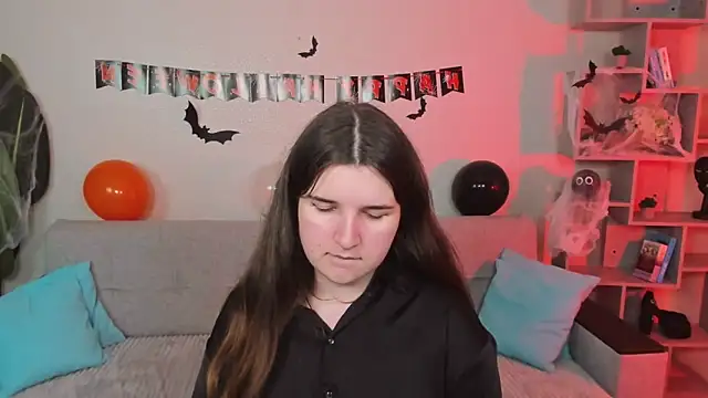 Snapshot of BonneyLove chatting on October 2025 09:49:02 PM BonneyLove online show from October 2025 09:49:02 PM