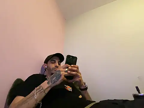 Rebeu313 online show from February 2026 11:42:02 PM