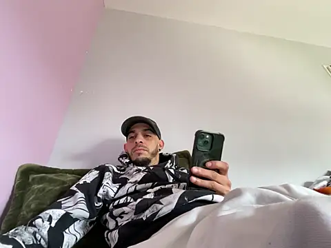 Rebeu313 online show from March 2026 10:32:01 AM