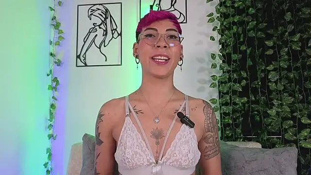 MiaMorgan  online show from December 2025 02:35:01 PM