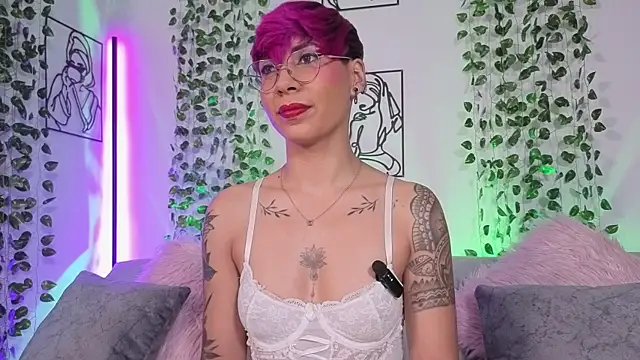 MiaMorgan  online show from April 2026 02:05:01 PM