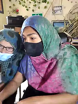 Snapshot of NAJWA-ARAB chatting on December 2024 05:33:02 PM NAJWA-ARAB online show from December 2024 05:33:02 PM