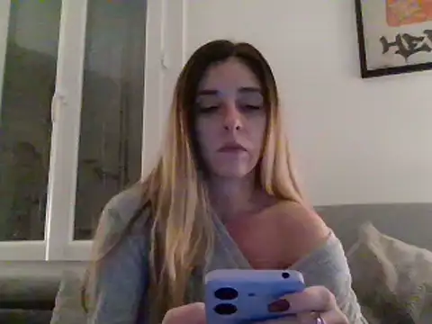 MissBella131 online show from December 2024 08:23:01 PM