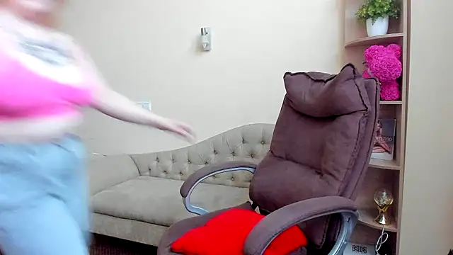 Snapshot of Doliss chatting on November 2025 07:06:02 AM Doliss online show from November 2025 07:06:02 AM