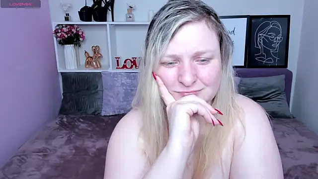 AnnaXCherri online show from November 2025 04:12:01 AM