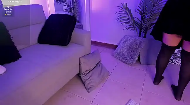 Snapshot of Manu_Velez chatting on December 2024 02:00:02 PM Manu Velez online show from December 2024 02:00:02 PM