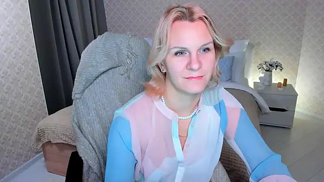 Louisa Bay online show from December 2024 07:47:01 AM