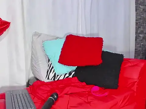 Snapshot of Xiomara-Suarez chatting on February 2025 01:47:02 AM Xiomara-Suarez online show from February 2025 01:47:02 AM