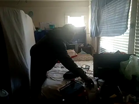 DevinToore online show from October 2025 06:20:01 PM