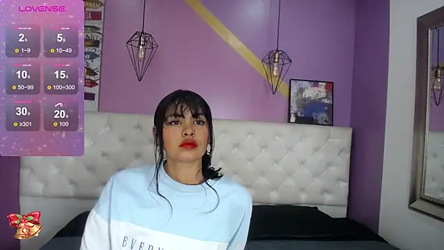 Snapshot of MadameDamn chatting on December 2024 06:28:01 PM MadameDamn online show from December 2024 06:28:01 PM