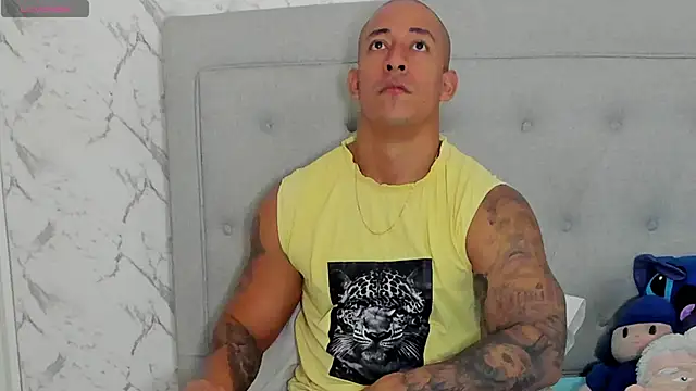 luigiferrara online show from May 2026 05:42:01 PM