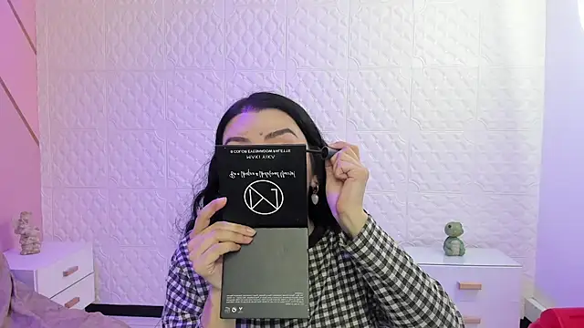 Violetaa diazz online show from November 2025 09:14:01 PM